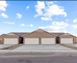 Building Photo - Brand New Townhome, $500 off first months ...