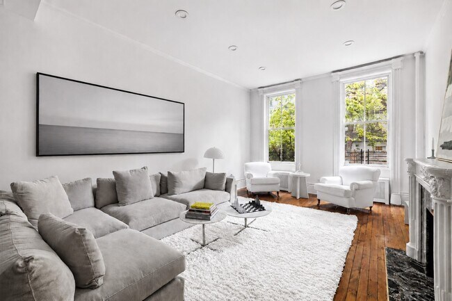 Building Photo - 117 E 91st St