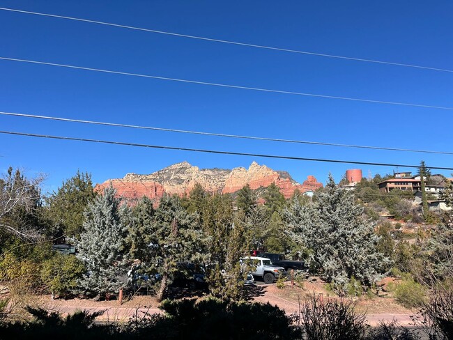 Building Photo - APARTMENT - UPTOWN SEDONA - APPLE TREE SQUARE