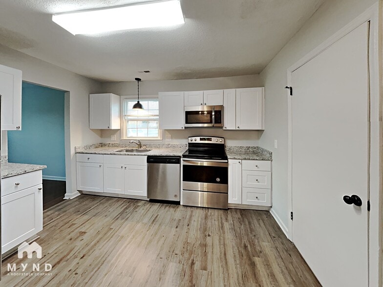 Building Photo - 10724 Arlington Church Rd