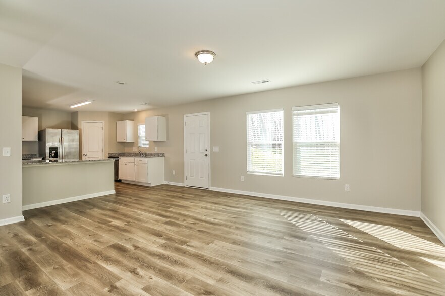 Building Photo - 2407 Heritage View Ln