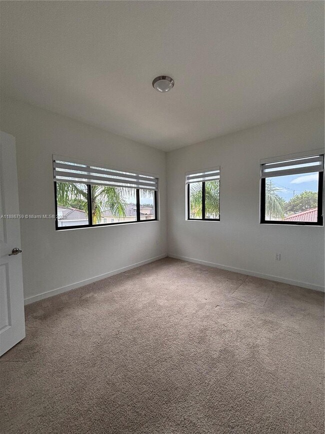 Building Photo - 25372 SW 135th Ave