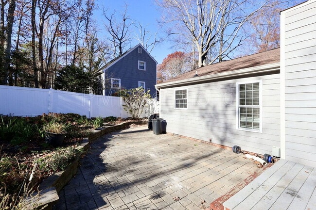 Building Photo - 10307 Redbridge Rd