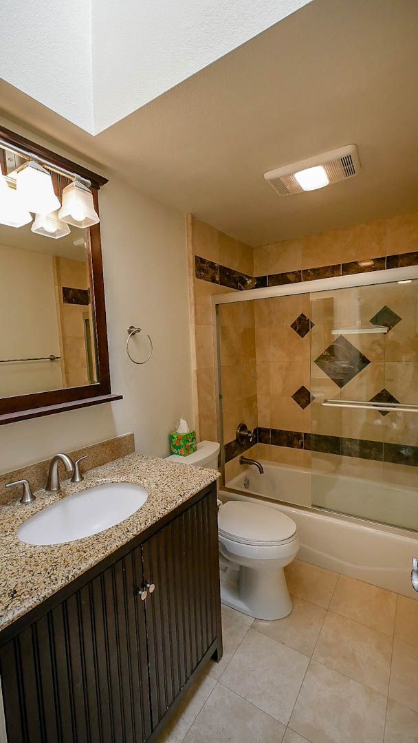 Building Photo - Updated 4BR Townhome in La Jolla Shores He...