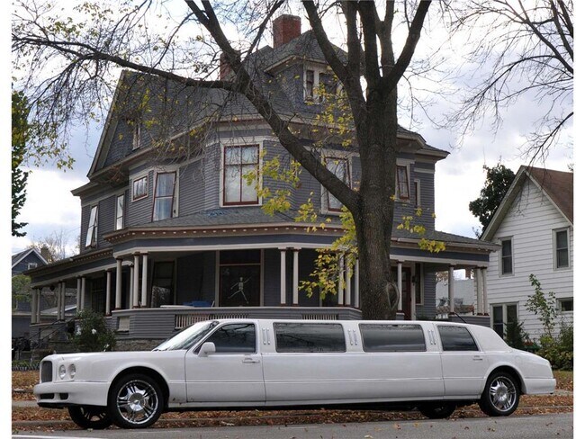 Building Photo - 1464 W Minnehaha Ave