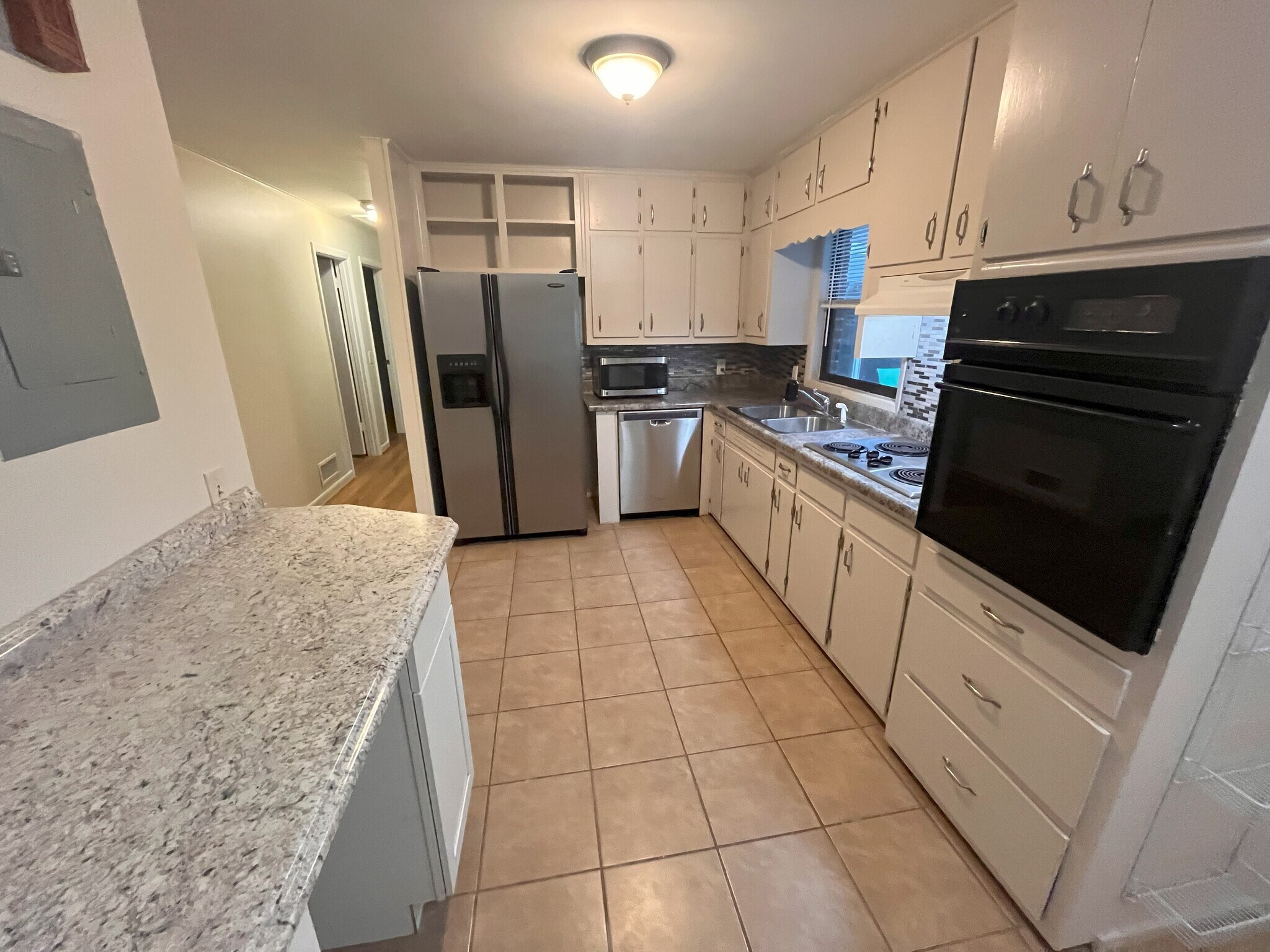 Building Photo - 1405 Southland Vista Ct NE