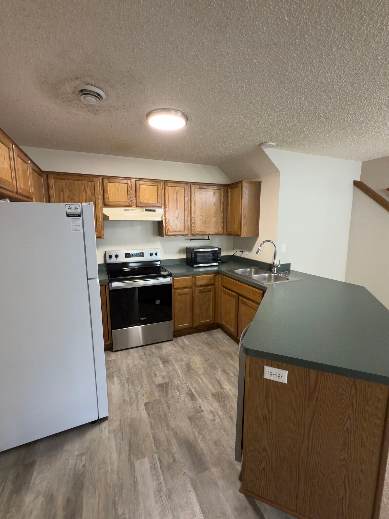Building Photo - 8647 Quarry Ridge Ln
