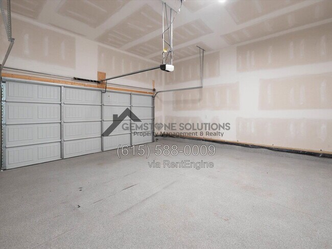 Building Photo - 631 Silva Ln