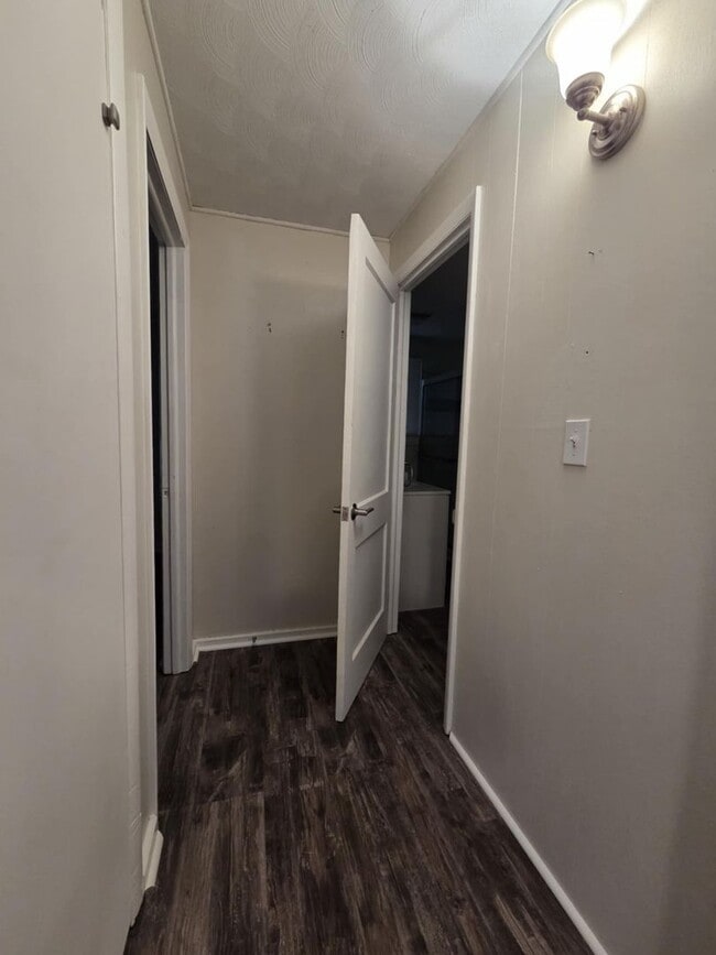 Building Photo - Spacious Home for Rent!