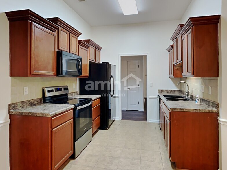 Building Photo - 1679 Farkleberry Dr