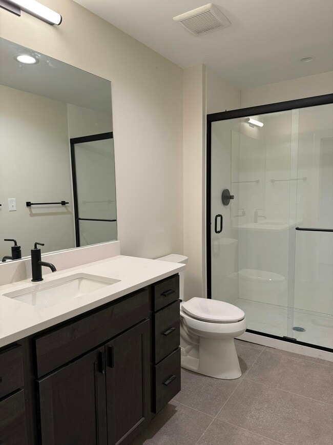 Building Photo - 106 E Erie St