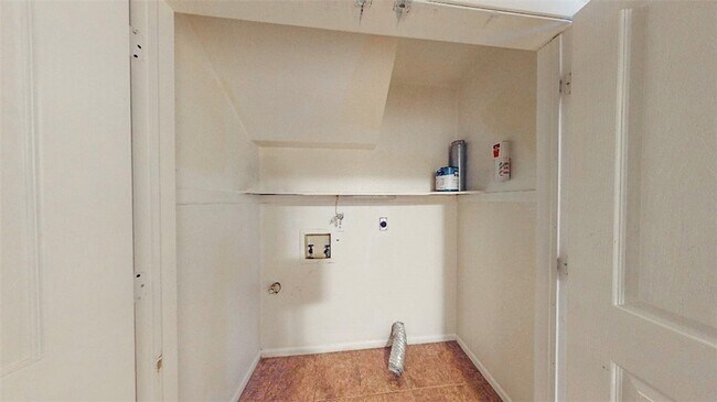 Building Photo - 1326 Airline Dr