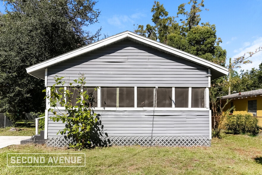 Building Photo - 2011 W 15th St