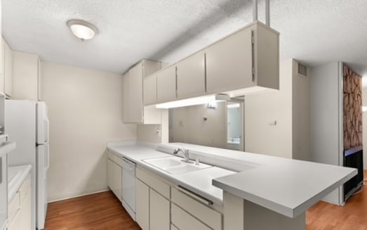 Building Photo - 450 Bauchet St