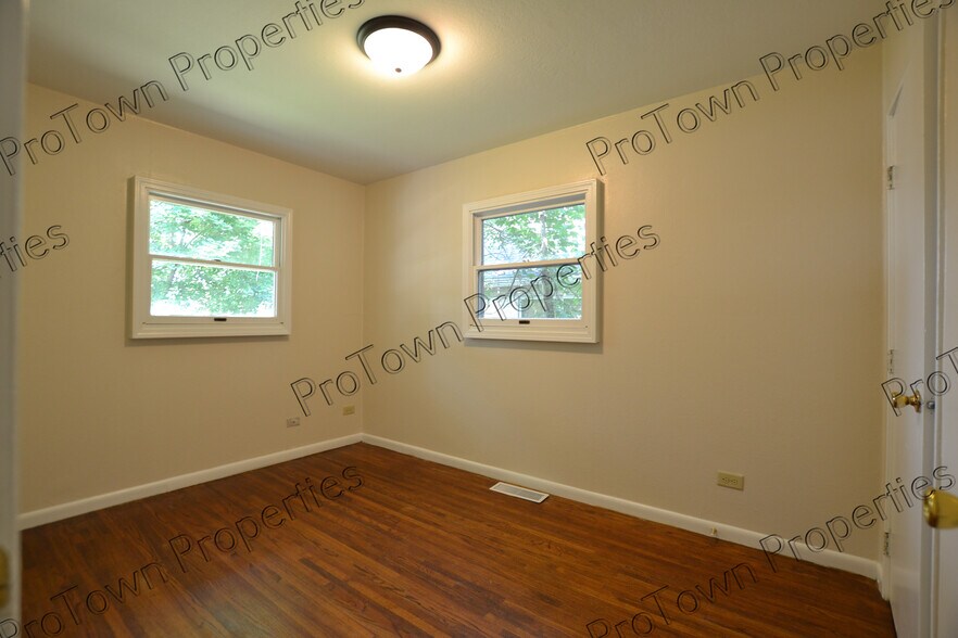 Building Photo - 411 Peale St