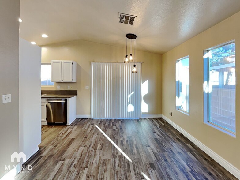 Building Photo - 5928 Chisolm Trail