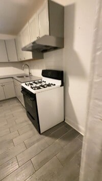 Building Photo - 3B1B two story town house with finished basement | Walking distance to Drexel University and UPenn