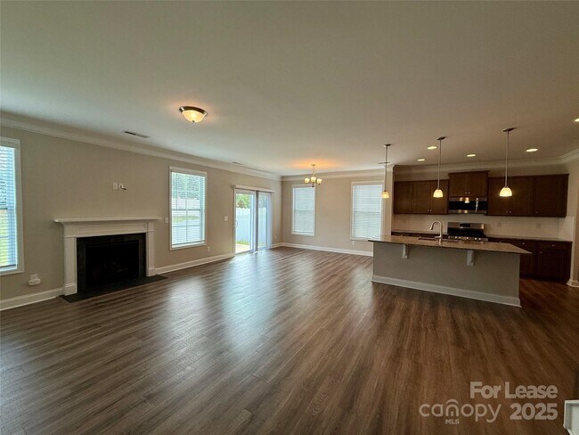 Building Photo - 106 E Americana Dr