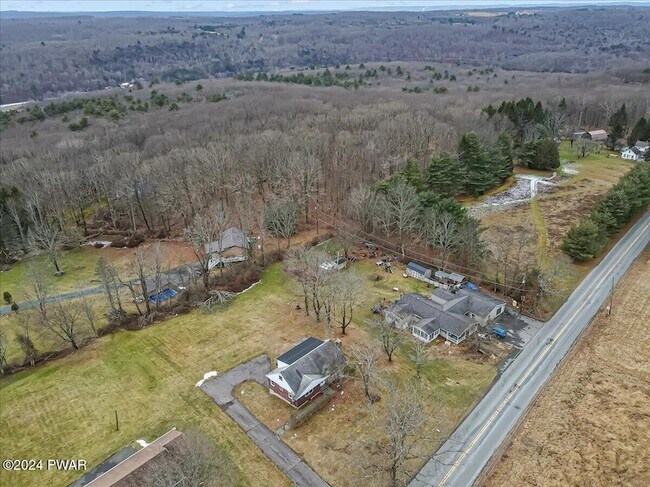 Building Photo - 829 Long Ridge Rd