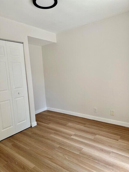 Building Photo - 8074 Severn Dr