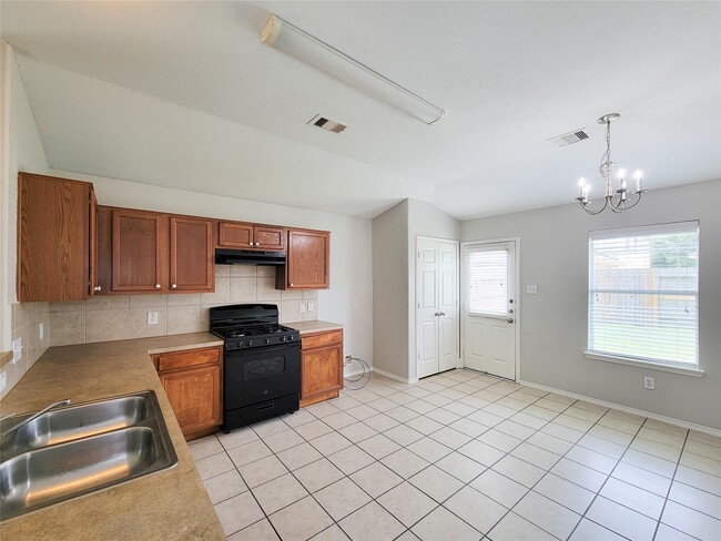 Building Photo - 7438 Fox Knoll Ln
