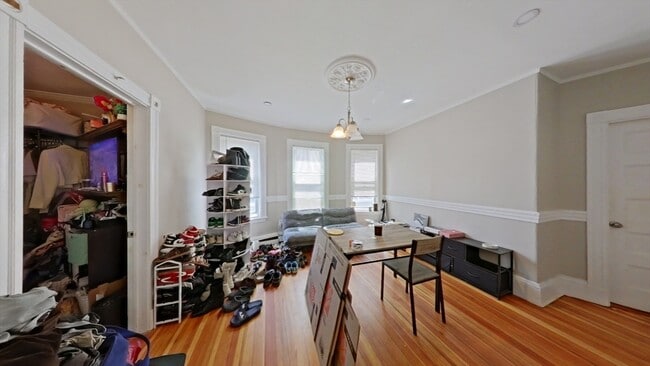 Building Photo - 39 Newport St