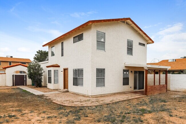 Building Photo - 532 N Nassau