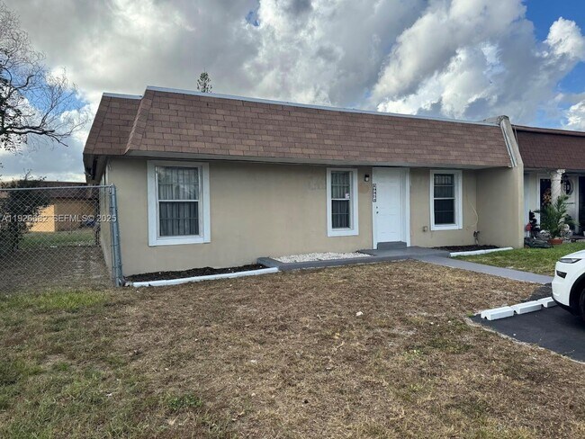 Building Photo - 19354 NW 28th Ct