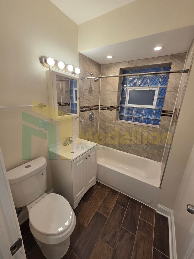 Building Photo - Beautifully Updated 2-Bedroom Apartment – Ground Floor!