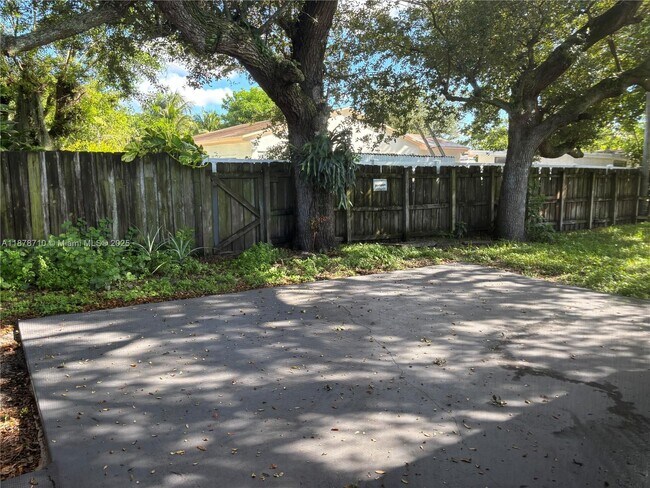 Building Photo - 6329 Fletcher St