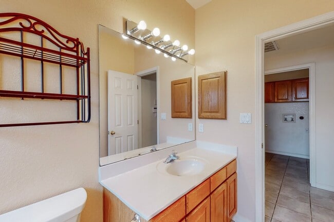 Building Photo - 2 story 4 bedroom