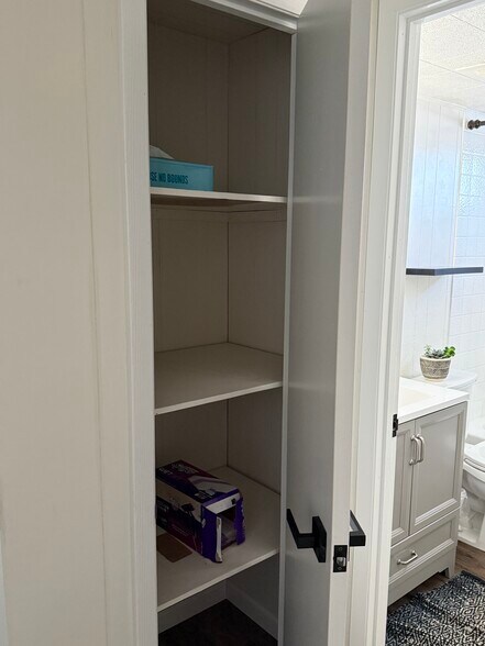 Building Photo - 909 27th Ave