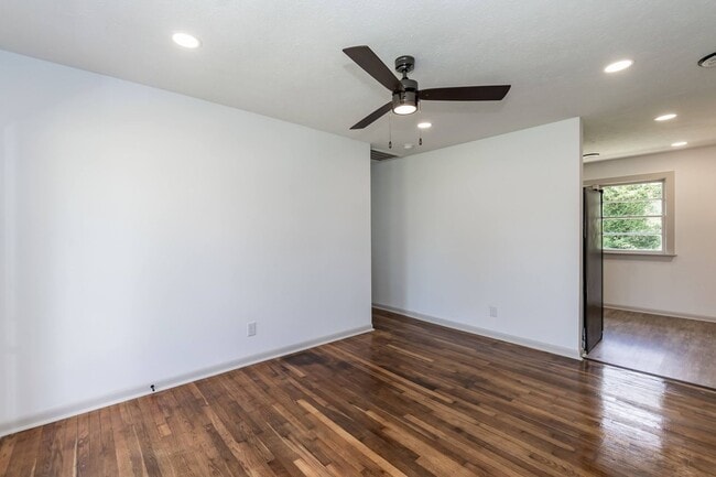 Building Photo - Spacious 4-Bedroom Rental – 10 Minutes from Fort Bragg & local amenities!