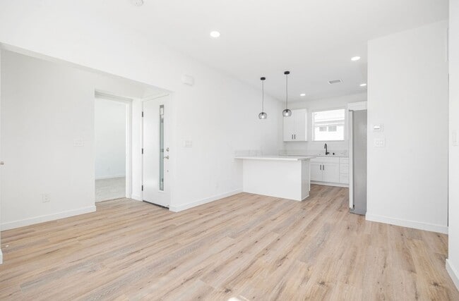 Building Photo - 1/2 Off First Month's Rent - New Construct...
