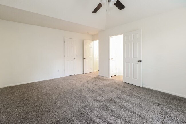 Building Photo - 5742 Forest Timbers Dr