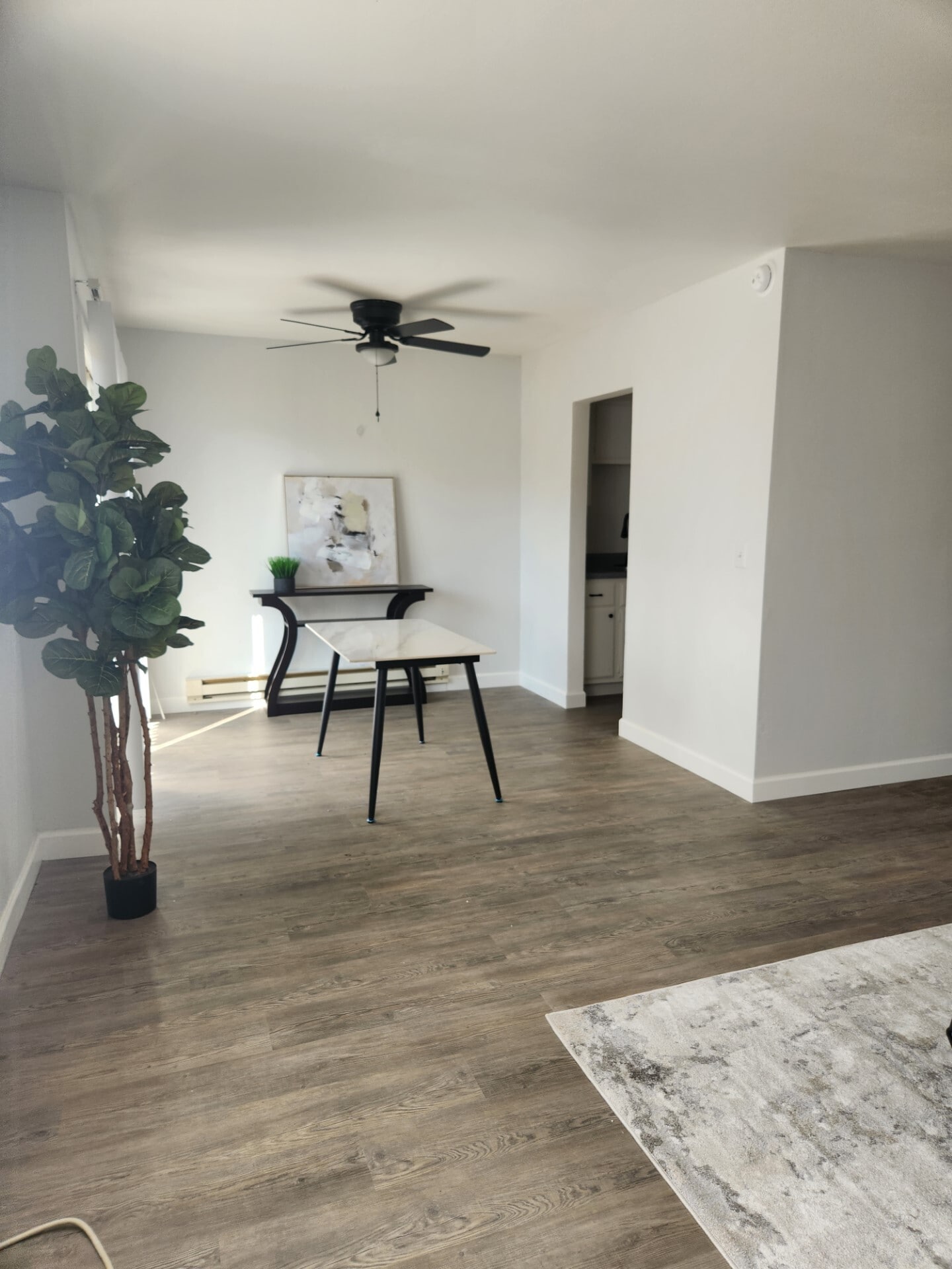 Building Photo - Creekview Apartments - First Month FREE!