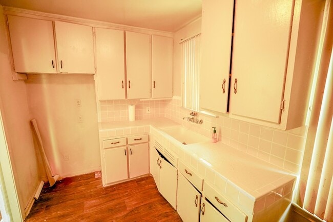 Building Photo - 17199 Meyers Rd