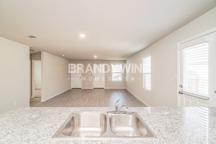 Building Photo - 7014 Winding Shelf