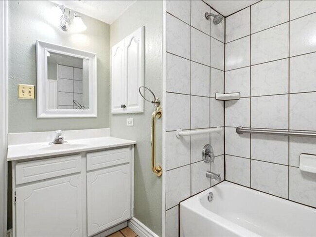 Building Photo - North Salt Lake 4 bed 3 bath home