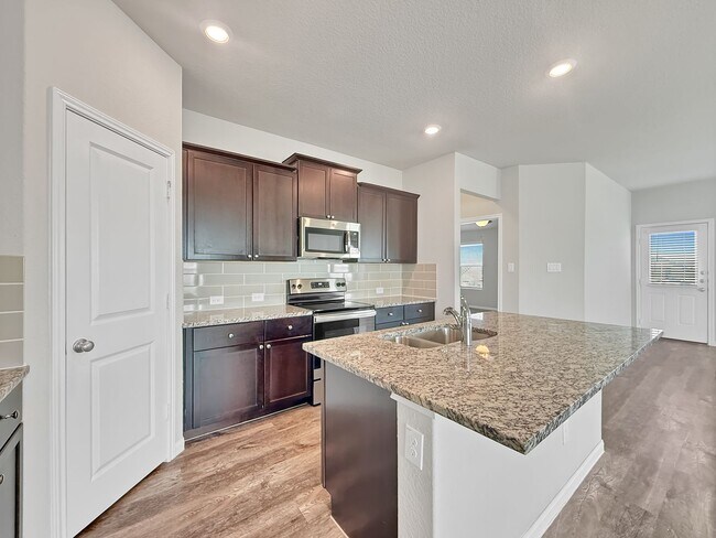 Building Photo - 401 Utica Way