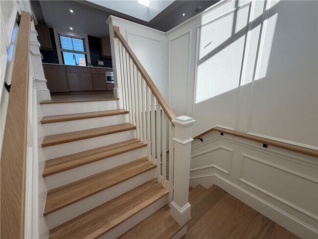 Building Photo - 9-9 Dearborn St