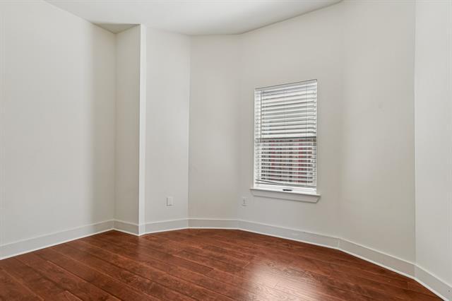 Building Photo - 422 N Marlborough Ave