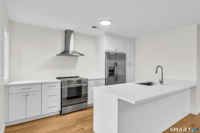 Building Photo - 31 Drive Way