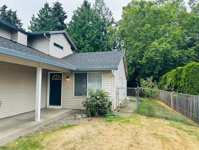 Building Photo - 710 SE 135th Ct