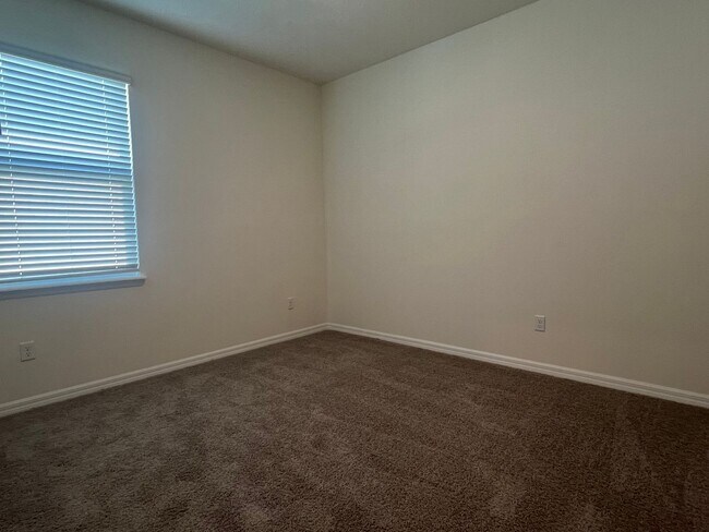 Building Photo - BEAUTIFUL New Build!! 4 bed/2bath House in...
