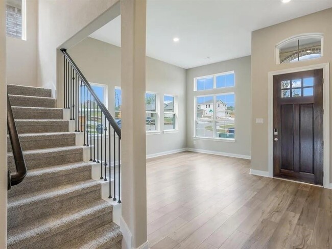 Building Photo - 7010 Lauren Oak Dr