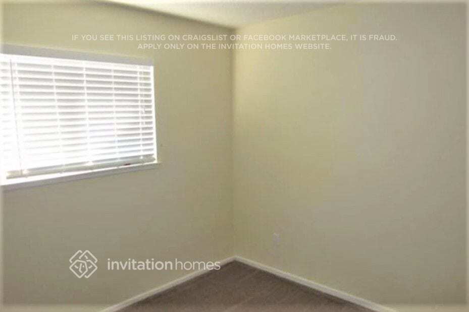 Building Photo - 2141 E Bessant St