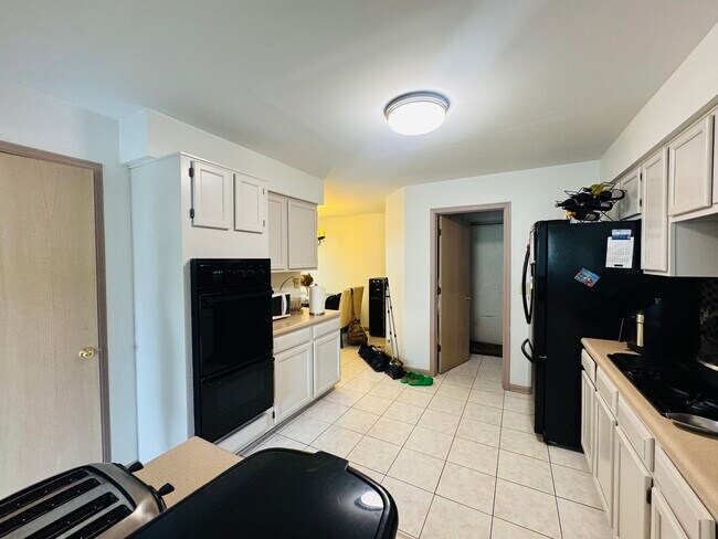 Building Photo - 2164 Seaver Ln