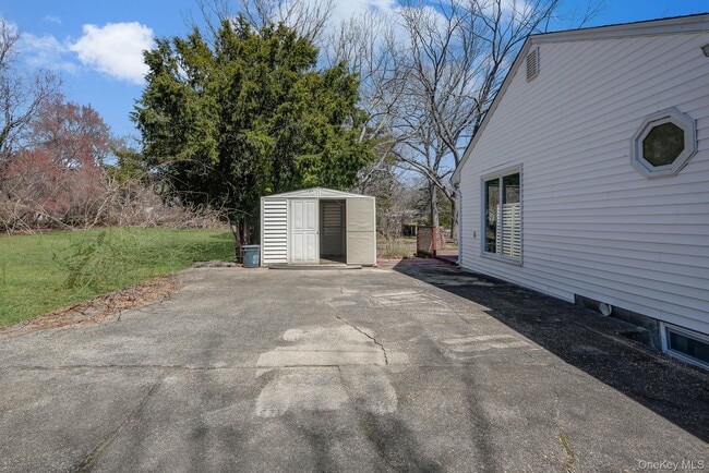 Building Photo - 15 Community Rd