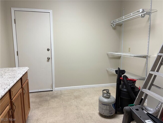 Building Photo - 158 N Broadway St